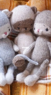 Polushka Bunny - Maria Ermolova - Little knitted kitty 10 inches - German
