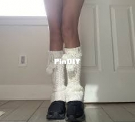 Pipette1Crochet - Piper Davis - Snowy Pom Pom Leg Warmers - Free