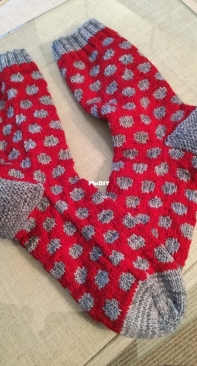 Prikkedilla - Polkadotsocks by Lena Kristine Kvile-English, Norwegian - Free