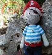 Julisiowo - Julio Toys - Monika Miszczuk - Crochet doll Pirate Jack - Spanish - Translated