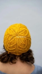 Twirl Away Beanie by Stephanie Lotven