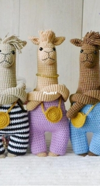 Shu Shu Friend - Alina Shulika - Cool Llama