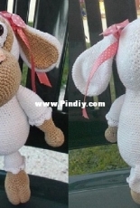 Betty the sheep and her 2 outfits