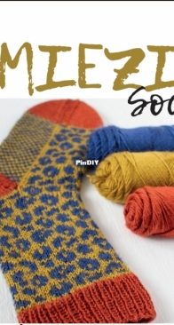 MIEZI Socke by Maren Wilczek  - English