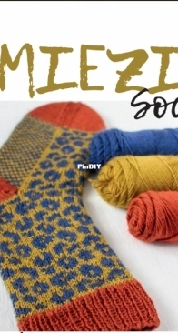 MIEZI Socke by Maren Wilczek  - English