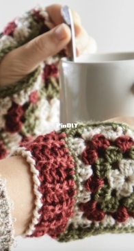 Willow Yarns - Renee Iverson - Merry Little Granny Mitts - Free
