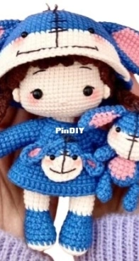 Beary Bearnita - Boneca Eyore - Portuguese - Translated