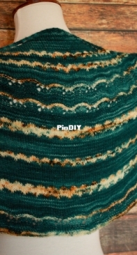 Ondulado Shawl by Kristen Jancuk