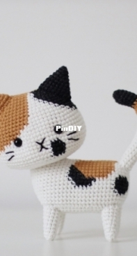Hainchan Design - Hanh Tran - Calico cat