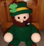 Crochet Village #CV032 Tweedle Dee Leprechaun by Donna Harelik
