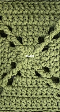 Made by Lisek  - Anna Lisek - Plain Granny Square for Floral Collection - Free