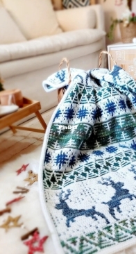 Hobbii Design - BebaBlanket - Daiga Talentiene - Joys of Winter Blanket