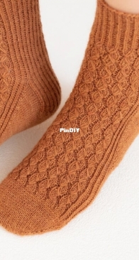 Cinnamon Socks by Yucca