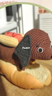 AmiguRina Designs - Irina Shcherbinina / Braun - Hot Dog