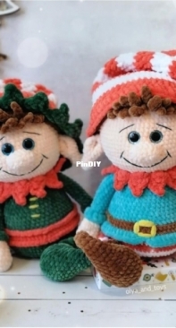 Olya and Toys - Olga Shkarlatyuk - Elf - German Translated