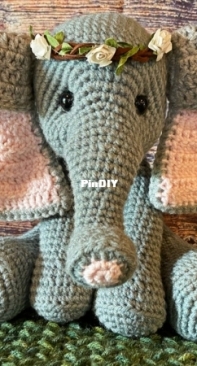 Hannah’s Handmade Designs - Hannah Gerecke - Everly the Elephant