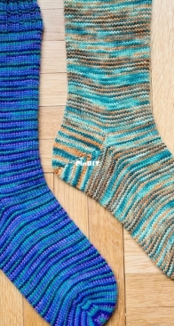 Minas Vanilla Sock Recipe and Mini Heel Flap Adjustment by Mina Philipp - Knitting Expat Designs