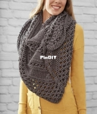 Yarnspirations - Diane Moyer - Textured Triangle Shawl - Free