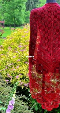 Renates Shawl by Kristi Holaas