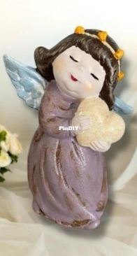 Angel with raysin