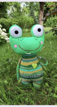 Violeta Owl - Violeta V.P. / Violeta Peleda - Colourful Frog