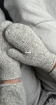 Nola Mitts by Svetlana Volkova - Tweedysheep