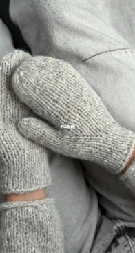 Nola Mitts by Svetlana Volkova - Tweedysheep