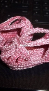 Shoes for dolls