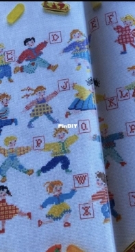 Perette Samouiloff - Farandole from the magazine Ouvrage Broderie HS number 12