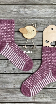 Maschendrahtzaun Socken by Catharina Duden - Ducathi - German