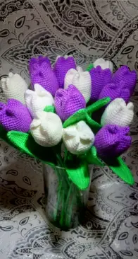 Crocheted bouquet of tulips.