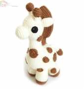 Llama Lou Crochet - Monsters Toy Box - Alyssa Voznak - Greta the Giraffe