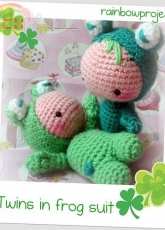 Knitting Turnip -Barbara Ghiso - Baby in a Frog Suit - English