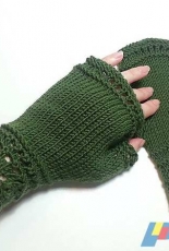 Sea Line Fingerless Mittens by Nuria Pastor