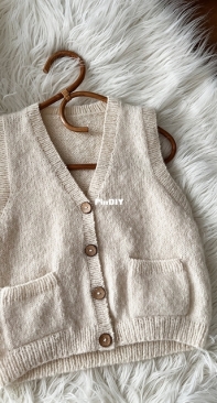 Livre Vest by Sabina Harnage - Caidree