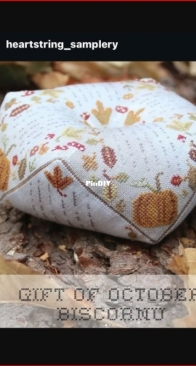 Heartstring samplery October Biscornu