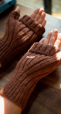 Roddin mitts by Ysolda Teague