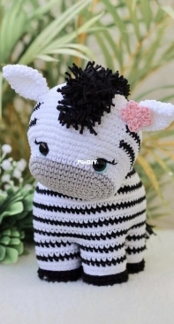 Atelie Floraqua - Manuela Oberg - Zebra Zoe - Zebrinha Zoe - Portuguese