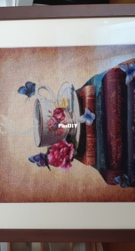Tea and books haed