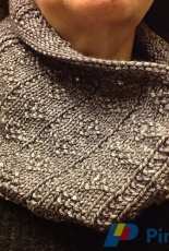 Vintage Diamonds Cowl by Sherri Matteo-Free