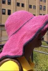 pink hat