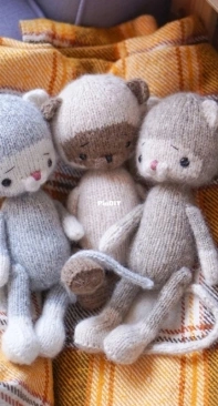 Polushka Bunny - Maria Ermolova - Little knitted kitty 10 inches - English, Spanish, Dutch