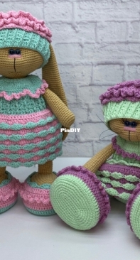 Gala Toys Shop - Molly Toys - Galina Ptashkina - Cupcake Costume - French - German - Dutch - Spanish - Translated