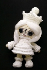 CreativeChaosArts  -Alice in Wonderland White Queen,