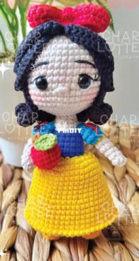 Charlottee Crochet - Susan Estefani Veliz Melchor - Snow White - Blancanieves - Spanish