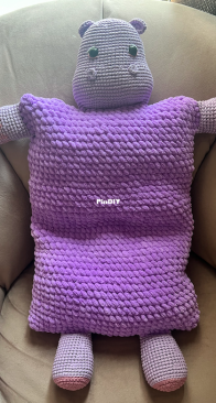Pretty hippo pillow - Bella almohada de Hipopótamo