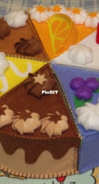 Felt cake kitchen toy