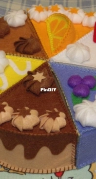 Felt cake kitchen toy