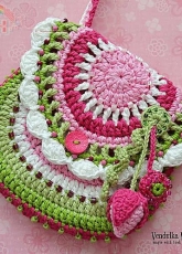 Magic with Hook and Needles - Vendula Maderska - Garden scene purse