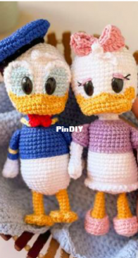 Encantos Crochê - Thaís Alves - Donald and Daisy Duck - Engilsh Translated